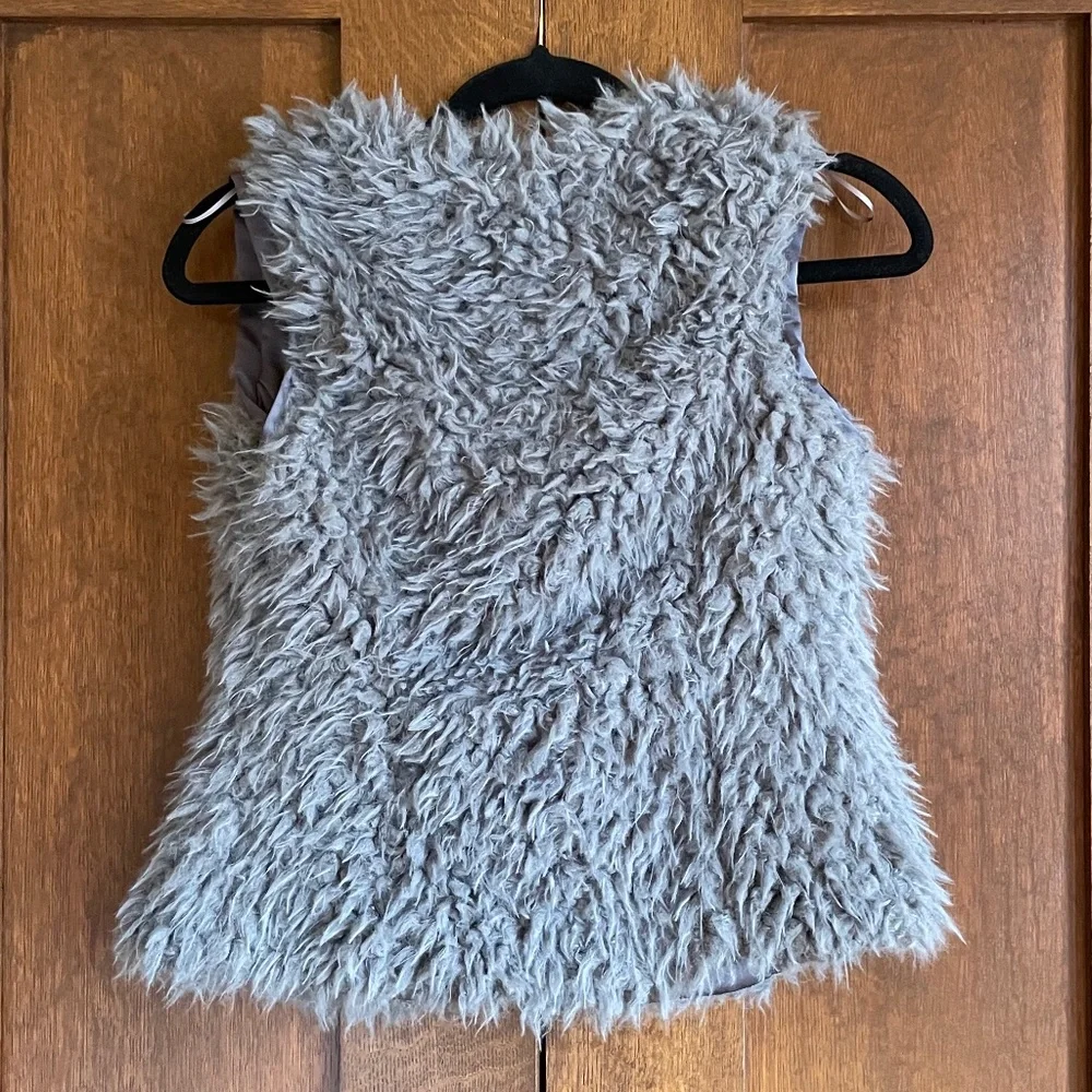 Kate Mack Faux Fur Vest Size 10 - Picture 2 of 5